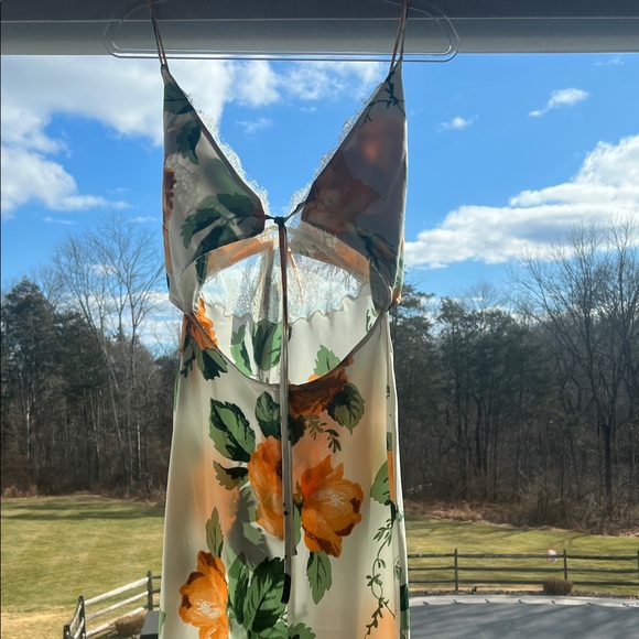 ASOS White and Yellow Floral Maxi Dress - Picture 4 of 9